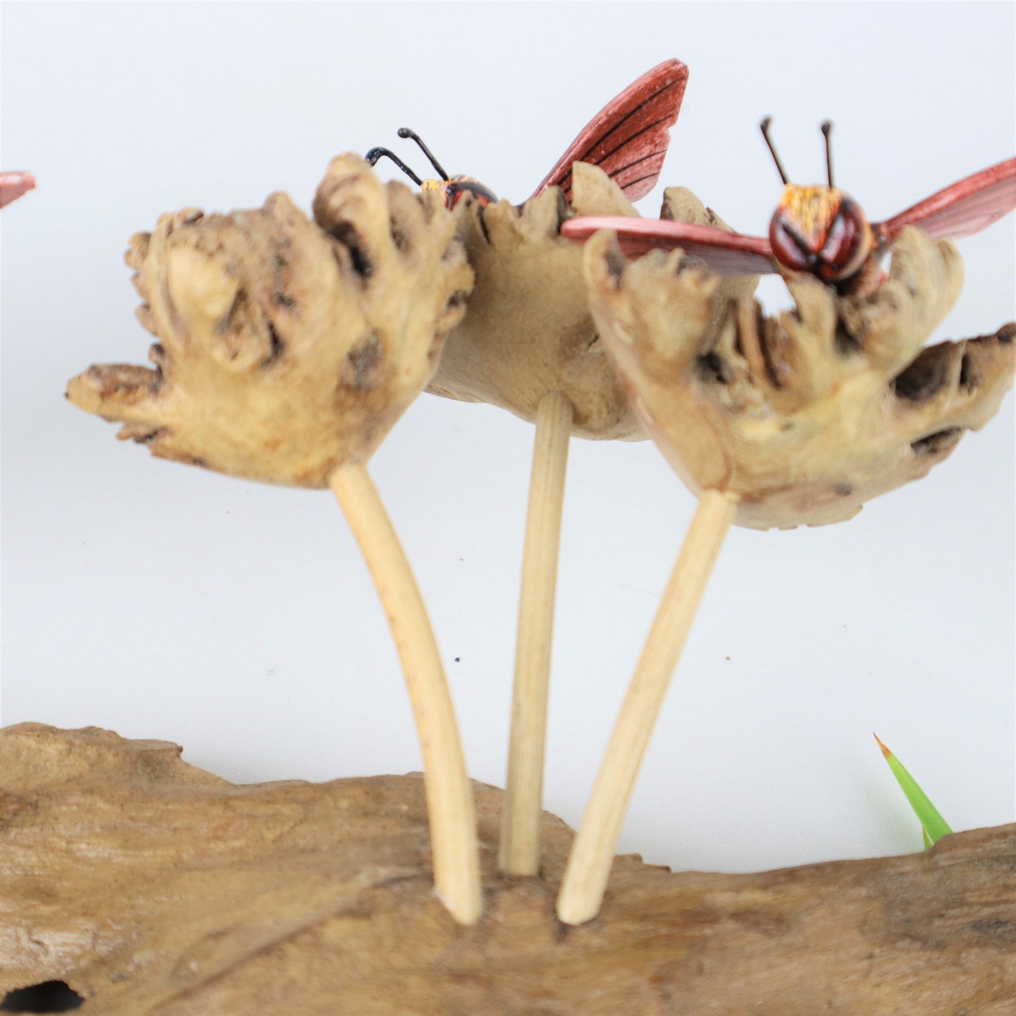 Hanging Red Bees Sculpture, Mushroom Art Deco, Wall Deco, Wood Carving, Home Deco, Office Deco, Birthday Gift, Mothers, Handmade Gifts