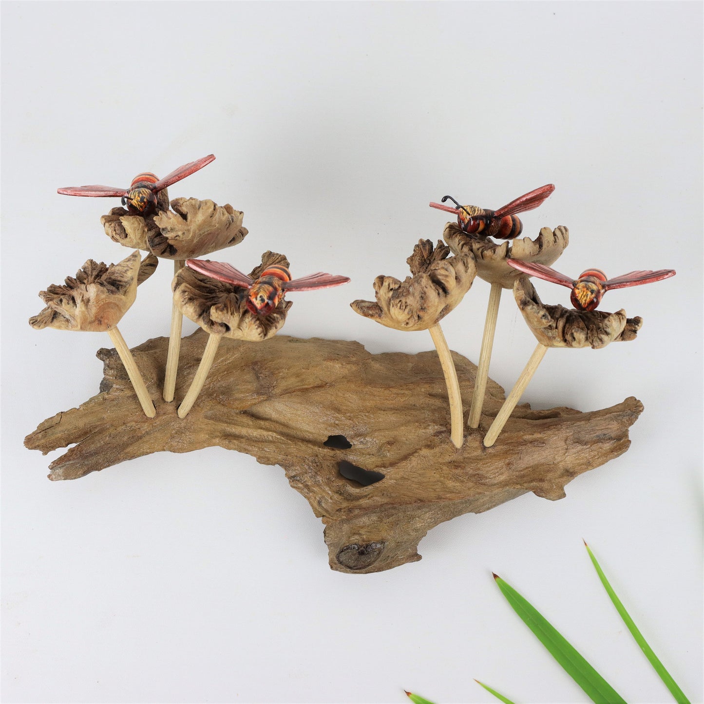 Hanging Red Bees Sculpture, Mushroom Art Deco, Wall Deco, Wood Carving, Home Deco, Office Deco, Birthday Gift, Mothers, Handmade Gifts