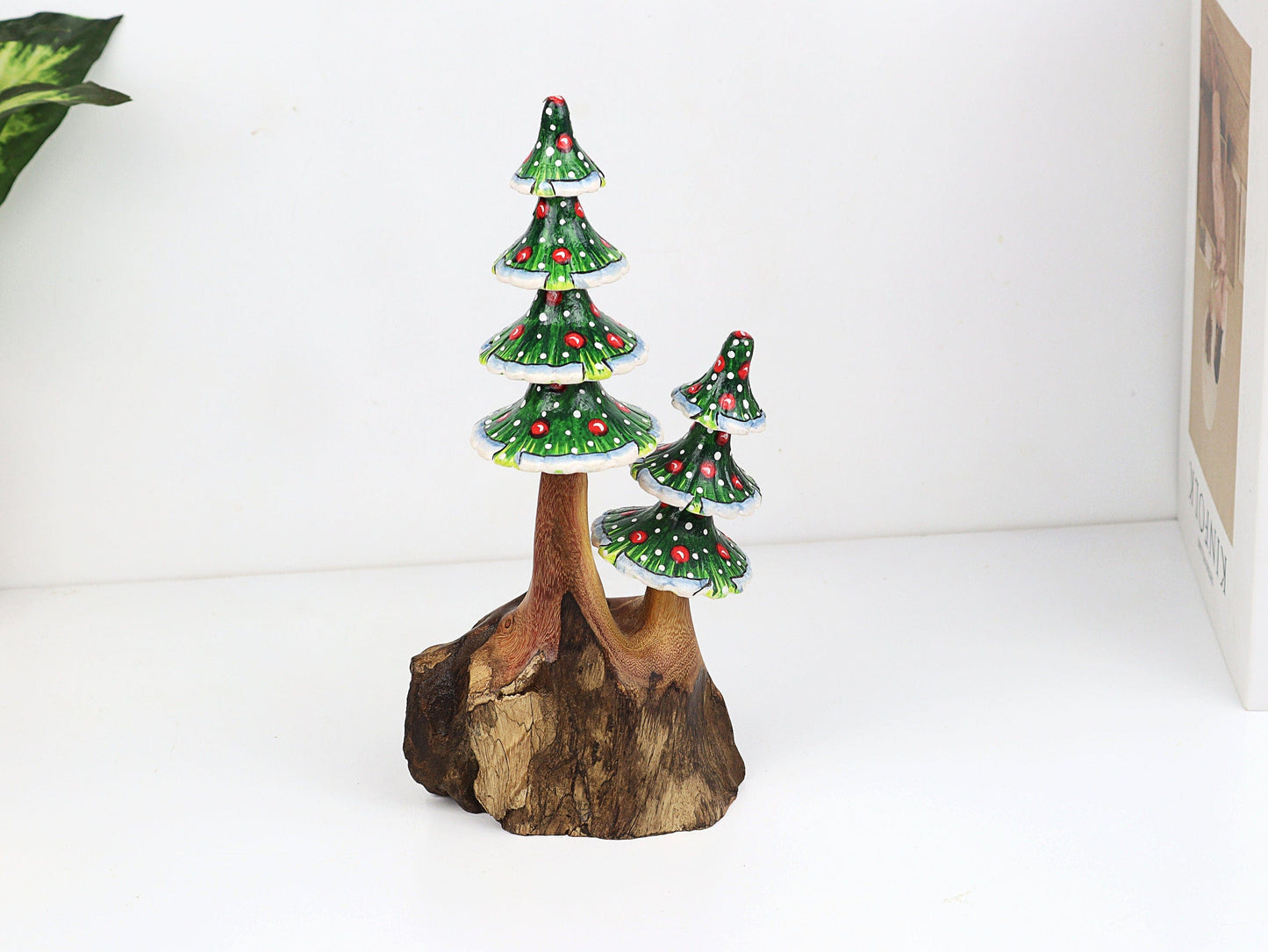 手描きの緑の木製クリスマスツリーオーナメント、ホリデーツリーデコレーション、ユニークなホリデーデコレーション、クリスマスオーナメント、クリスマスデコレーション