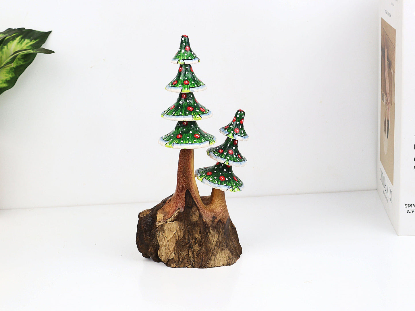 手描きの緑の木製クリスマスツリーオーナメント、ホリデーツリーデコレーション、ユニークなホリデーデコレーション、クリスマスオーナメント、クリスマスデコレーション