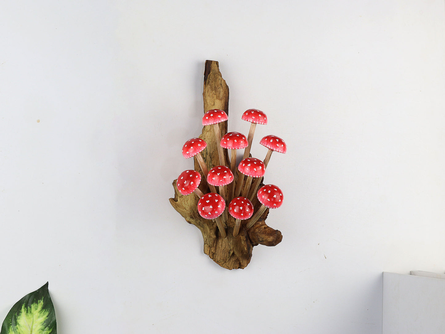 Hand-Painted Red Mushroom Wall Art, 3D Sculpture Wall Hanging, Wooden Wall Decor, Rustic Home Decor, Nature-Inspired Art, Handmade Decor.