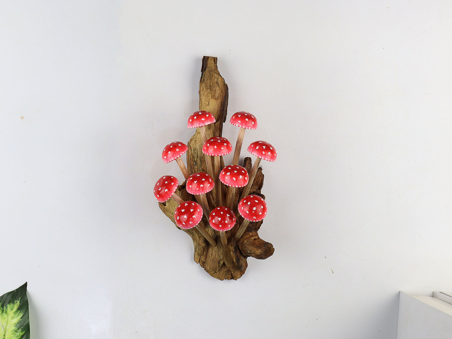 Hand-Painted Red Mushroom Wall Art, 3D Sculpture Wall Hanging, Wooden Wall Decor, Rustic Home Decor, Nature-Inspired Art, Handmade Decor.