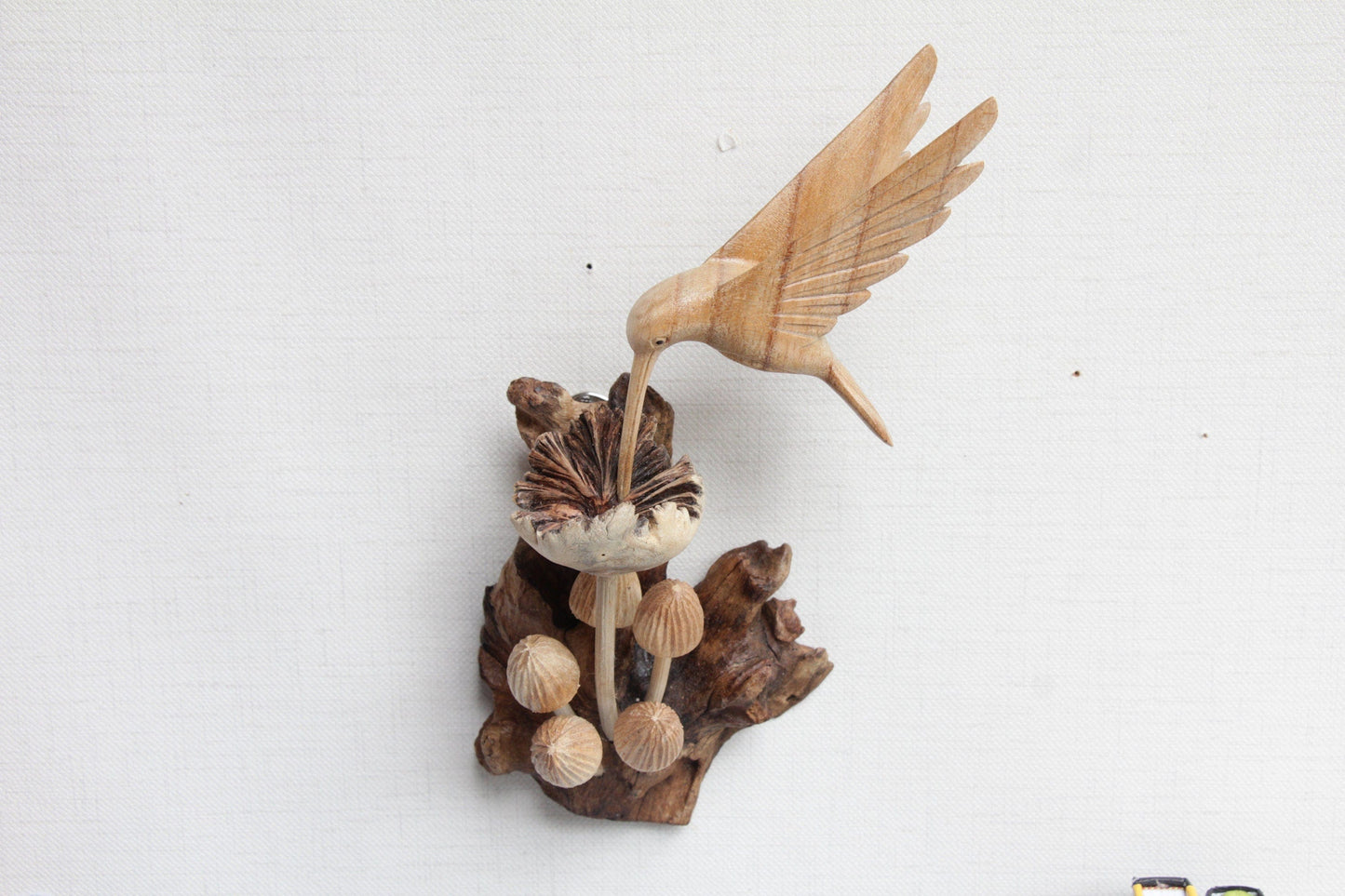 Wall Deco Hummingbird On Mushroom