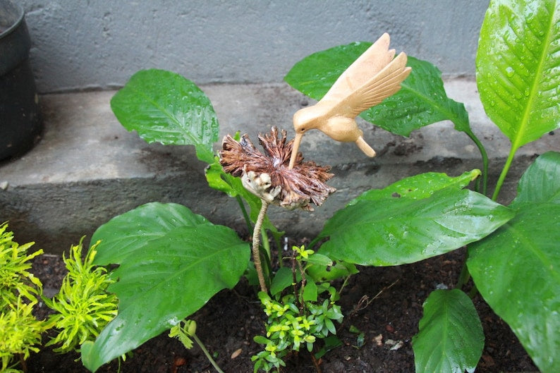 Wooden Flower with Hummingbird