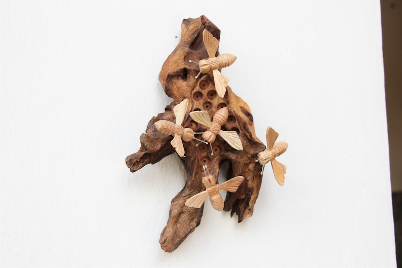 Wooden Bee Wall Hanging