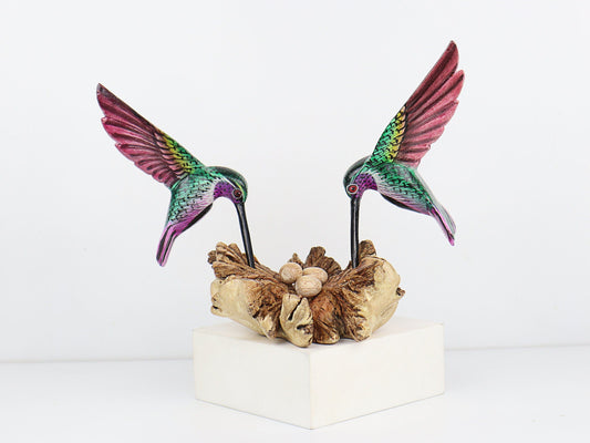 手描きのハチドリの置物カップル | 木製の鳥の彫刻 | 自然にインスパイアされたホームデコレーション | 鳥好きの方への芸術的なギフト