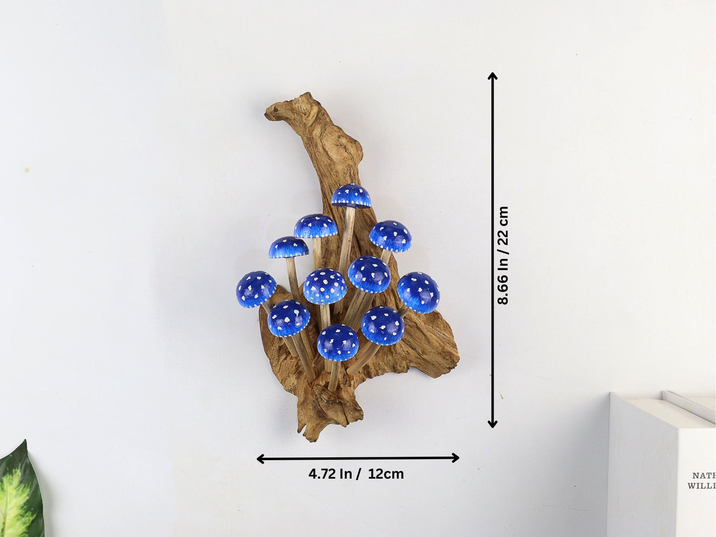 手描きの青いキノコの壁アート、3D彫刻の壁掛け、木製の壁の装飾、素朴な家の装飾、自然に触発されたアート、手作りの装飾。